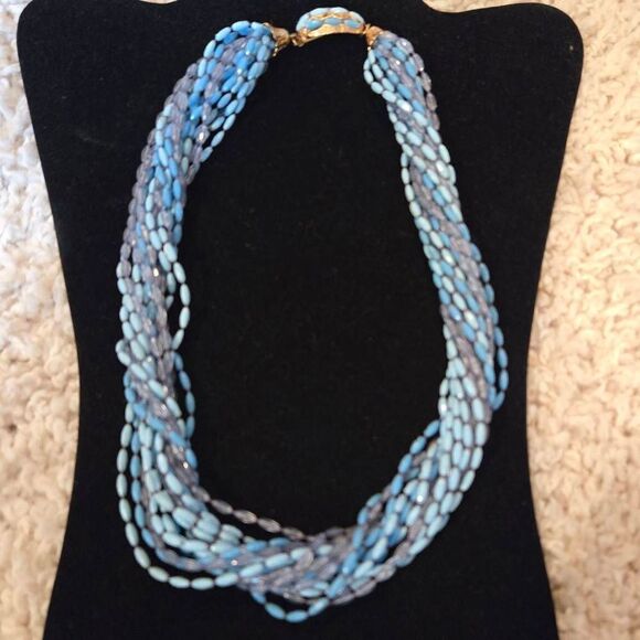 Vintage Multi Strand Blue Bead Necklace Pretty Clasp - Picture 3 of 6